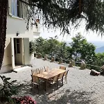 Oreste, 4 Bedroom Period With View Tatil Evi
