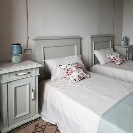 Oreste, 4 Bedroom Period With View Комо
