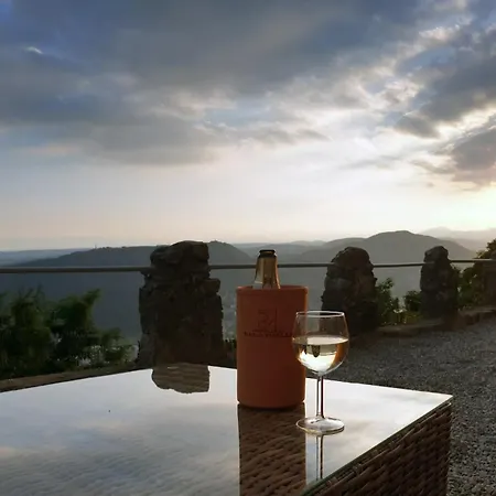 Oreste, 4 Bedroom Period With View Дом отдыха