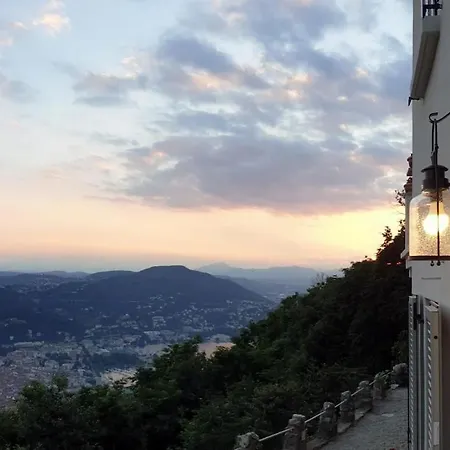 Oreste, 4 Bedroom Period With View Дом отдыха *