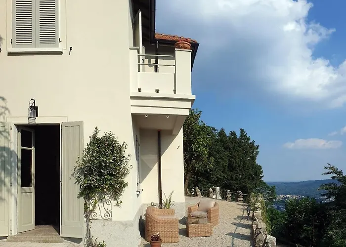 別荘 Oreste, 4 Bedroom Period With View コモ