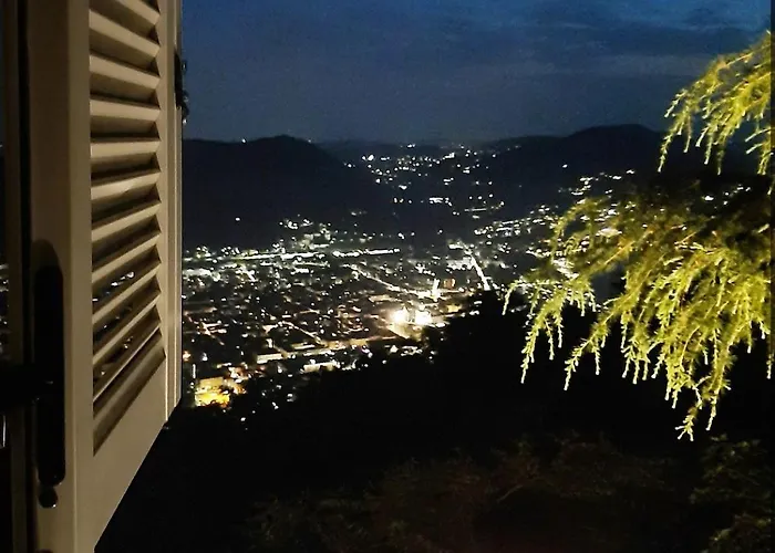 別荘 Oreste, 4 Bedroom Period With View コモ